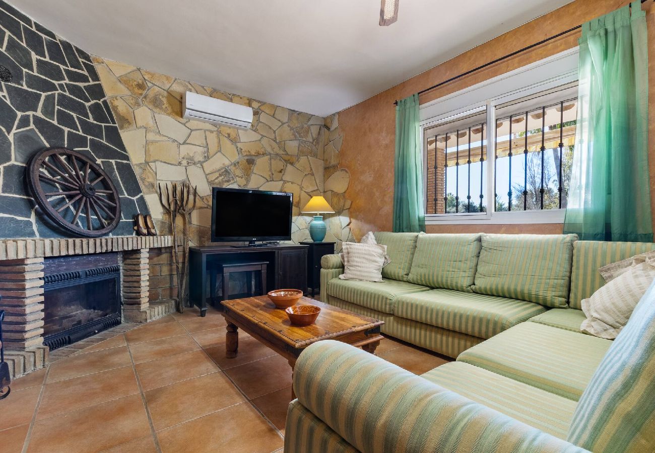 House in Cártama - Finca El Gato - Piscina privada y barbacoa