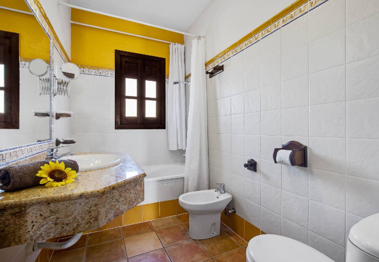 Cottage in Málaga - Casa Viña del Arenal